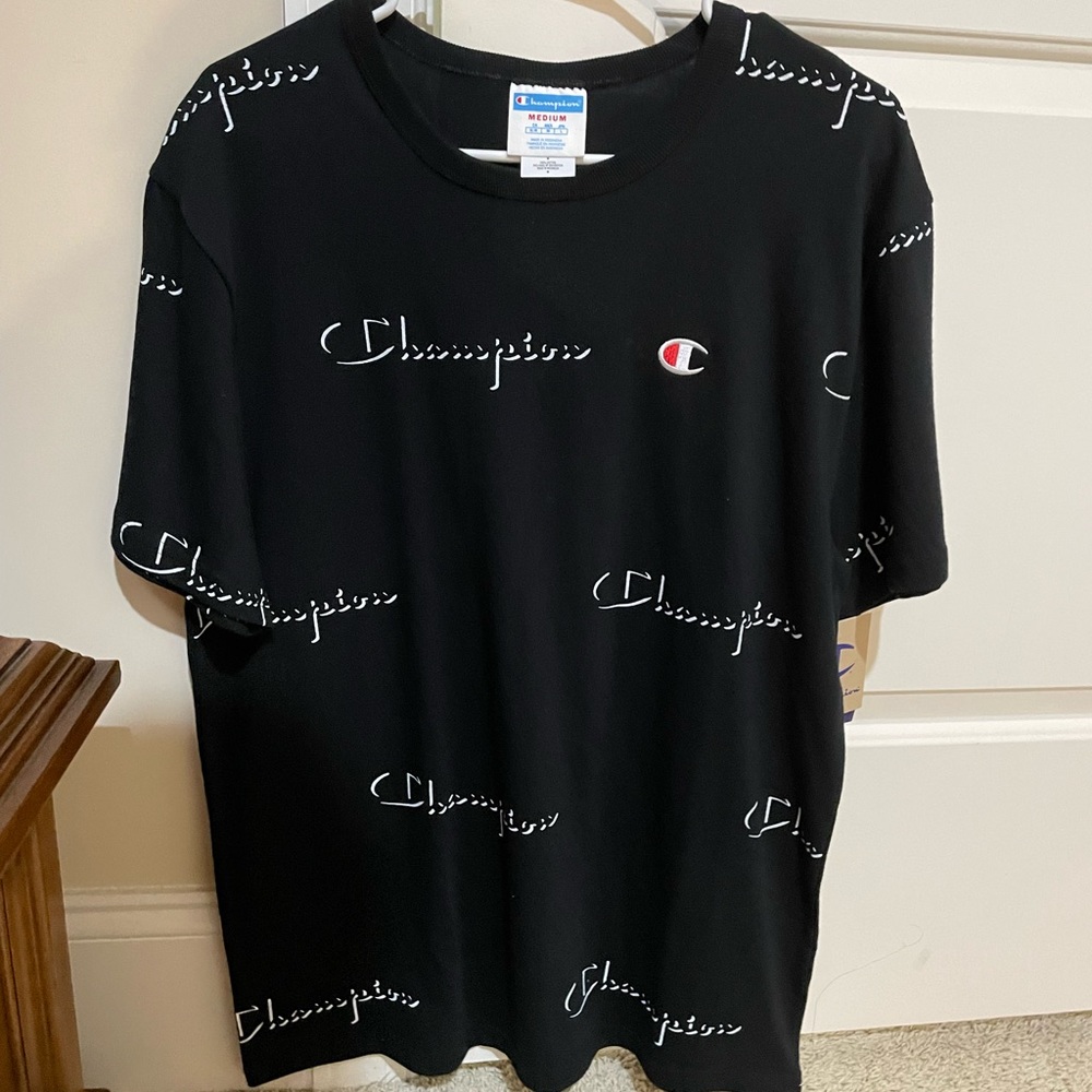 Men’s champion t-shirt NWT